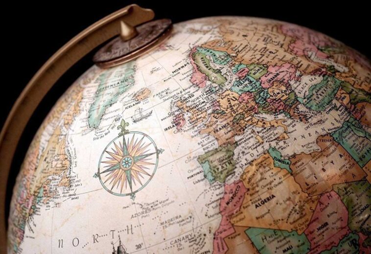 آدم بسازید تا جهانی ساخته شود